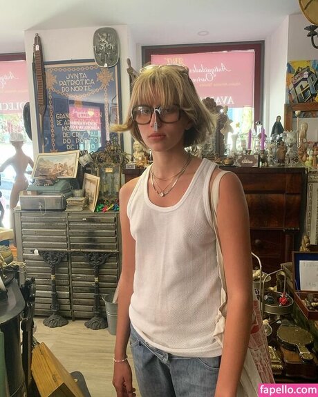 Ava Kalitowski star beautiful photo