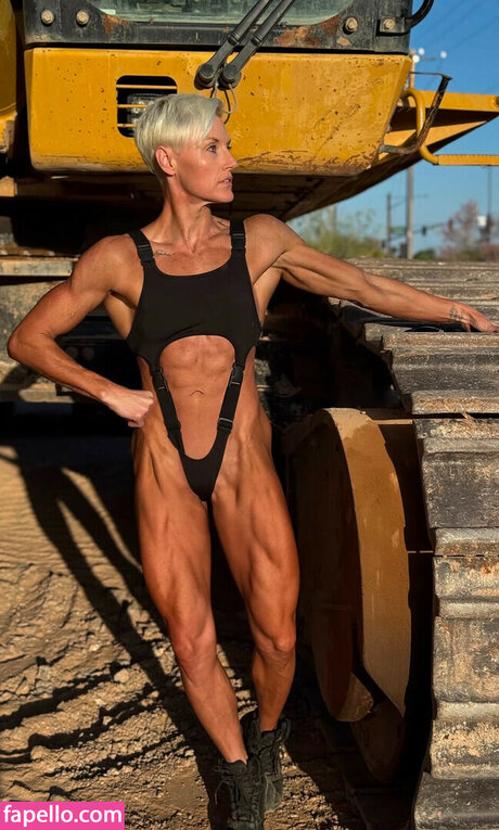 Boomgoesthedynamite20 sexy model img