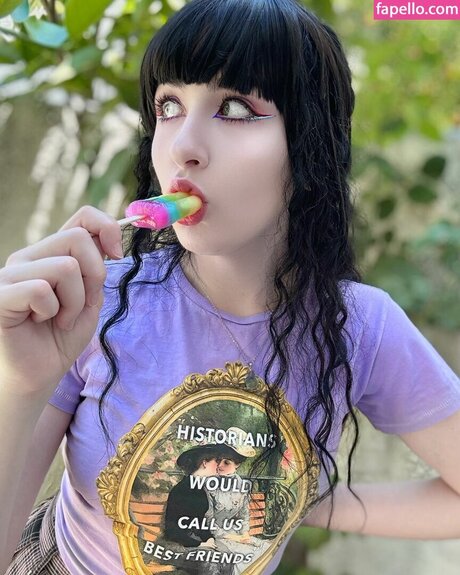 Amy Roberts top profile image