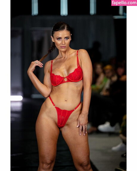 Marta Barczok model hd img