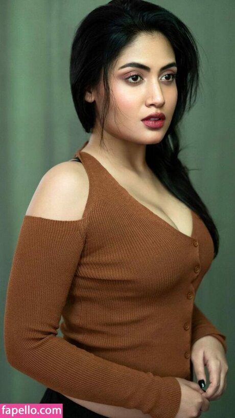 Manvi Chugh pretty star galleries