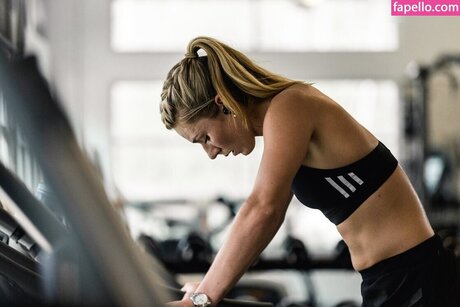 Mikaela Shiffrin pornographic model picture