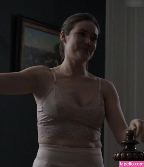 Megan Boone beautiful model img
