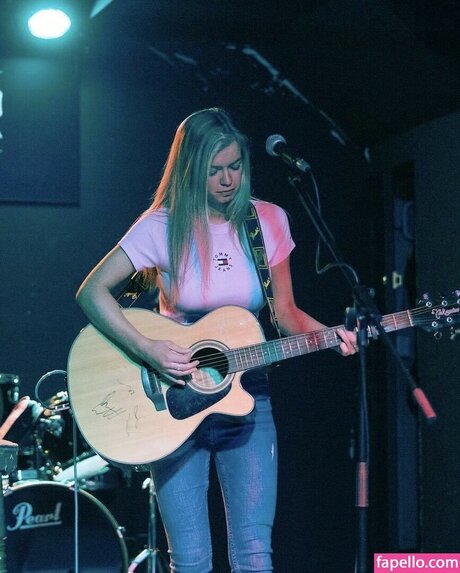 Zoe Clarke star free pictures