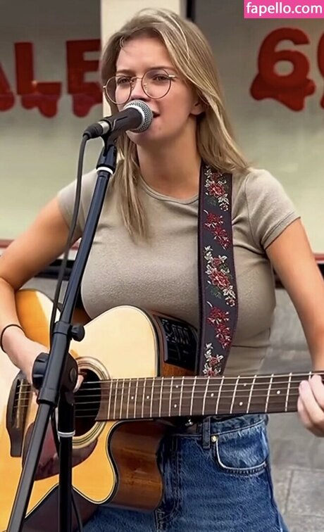 Zoe Clarke star free pic