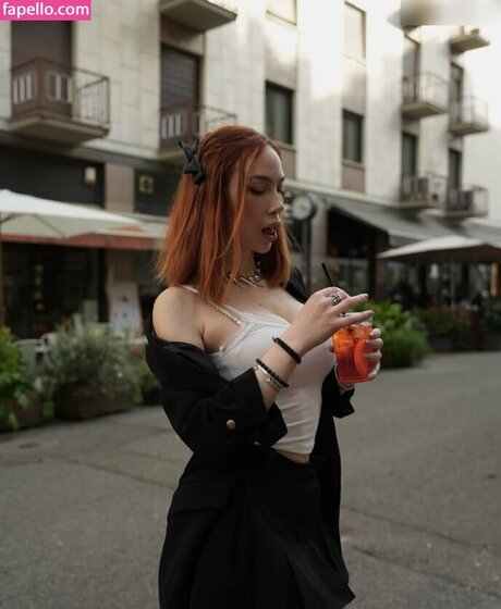 Lucy L3in erotic pornstar pics