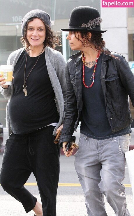 Sara Gilbert perfect star galleries