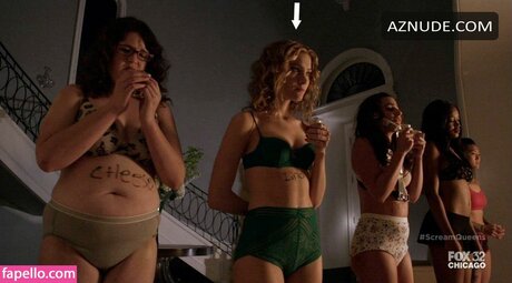Skyler Samuels top star pic