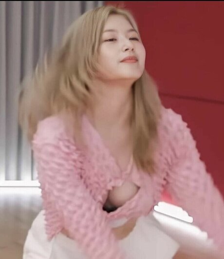 Nancy Momoland porn model image