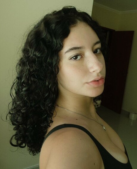 Vtzadaax nude model gallery