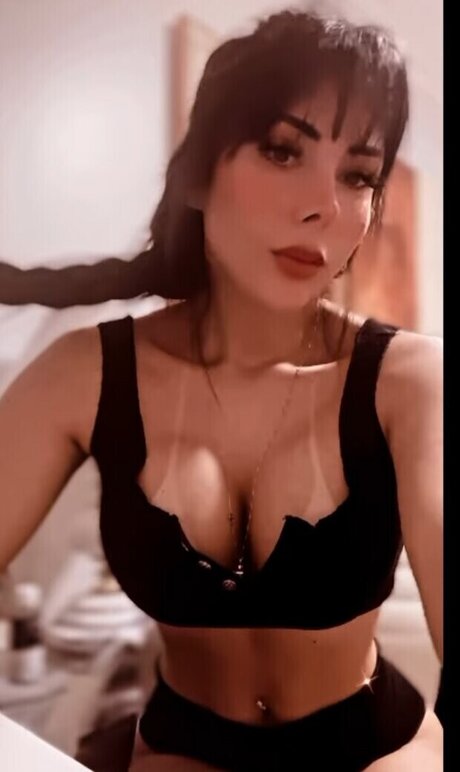 Alice Alves art model pics