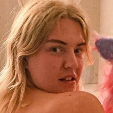 Rebecca Lucy Taylor model naked pic