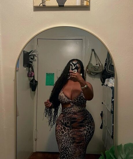 Trillscott model nudes photos
