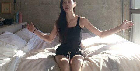 jennypetersonnn erotic model img