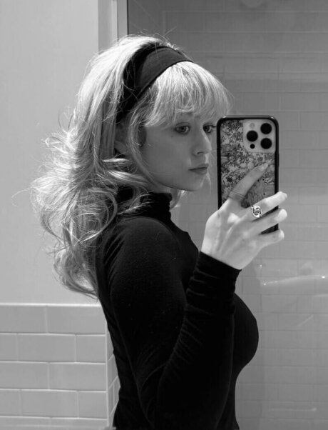 Ella Ballentine sexy model pictures
