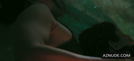Lou Llobell erotic actress picture