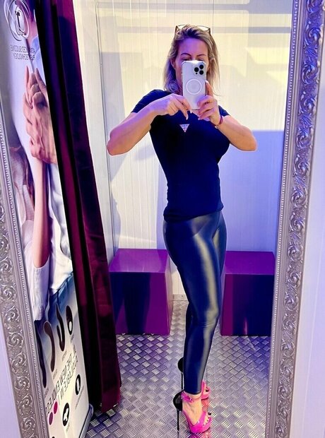 LetzBimbo exclusive model pics
