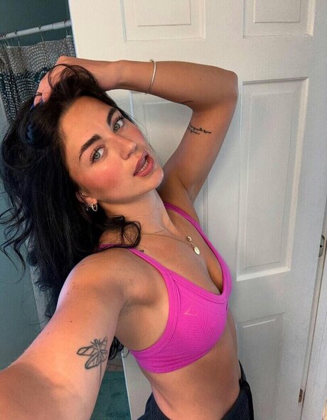 Abby Rathbone hot star img