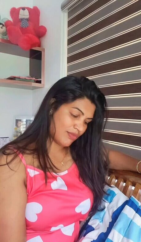 Reshma Cr pretty actress images