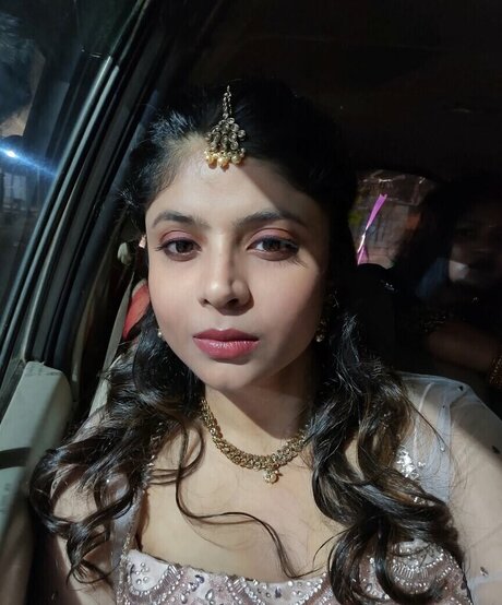 Tulika Snehil model perfect pictures
