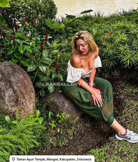 Fidannatalay hot model photo