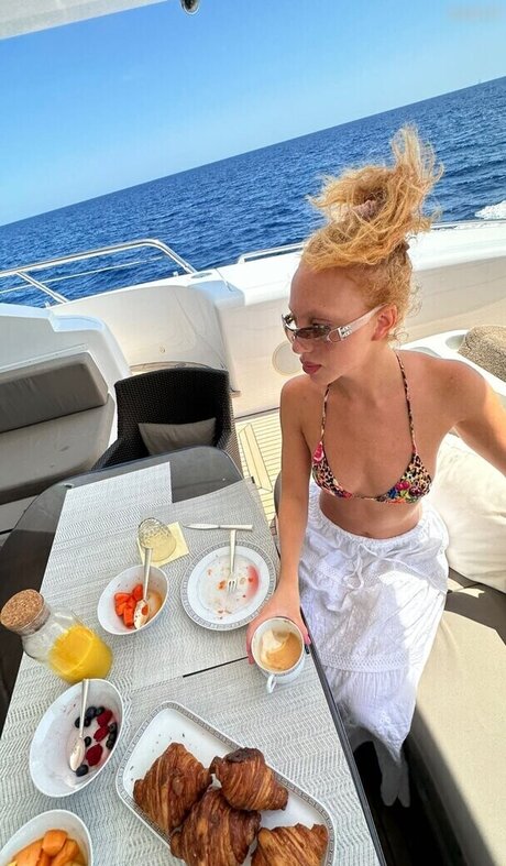 Anna Ermakova star hot photo