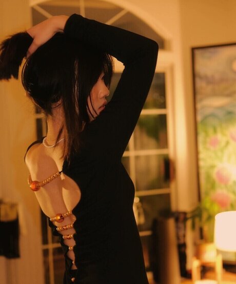 Lo3tus erotic model img