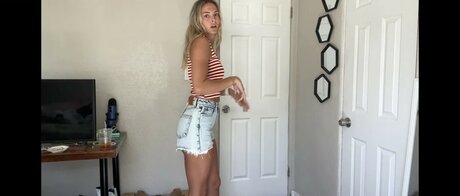 Beez ASMR nice pornstar picture