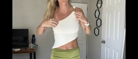 Beez ASMR perfect pornstar photos