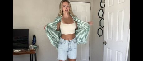 Beez ASMR star art photo
