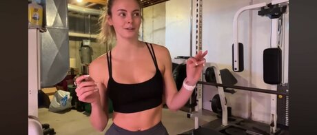 Beez ASMR nice actress picture