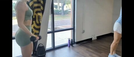 Beez ASMR pornstar free pic