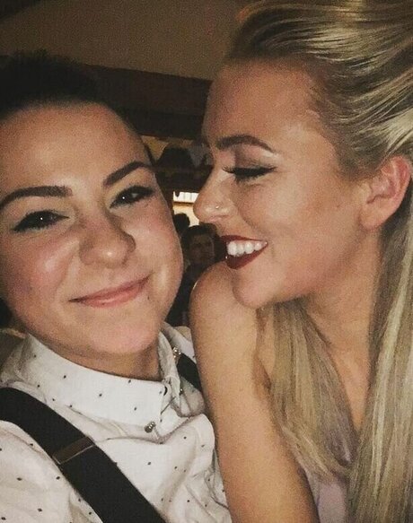 Lucy Spraggan model pretty picture