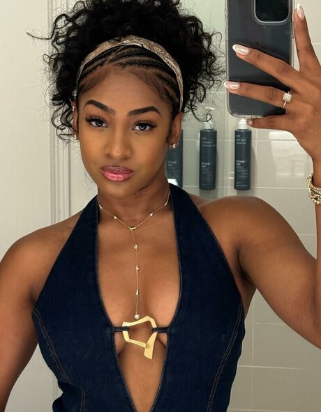 Deja Kelly star nudes pic
