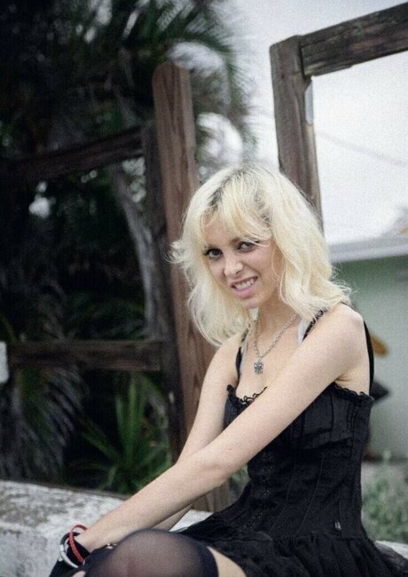 Sophie Powers pornstar art archive