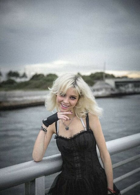Sophie Powers high quality star images