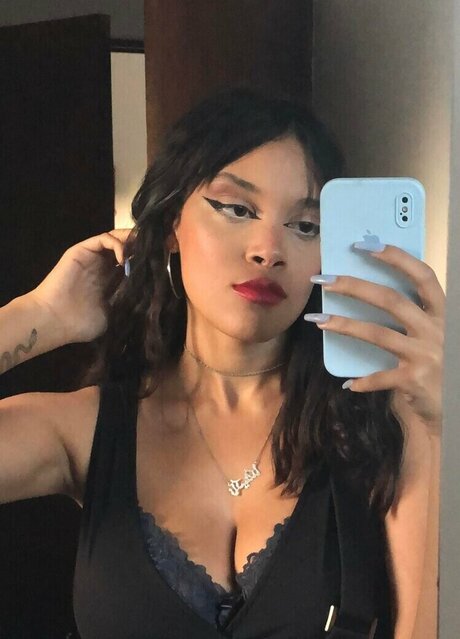 Nakishka sexy model gallery