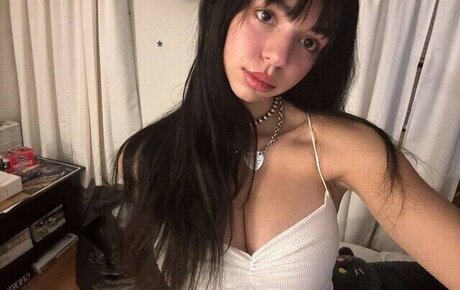 userwholovesnowfall model adult images