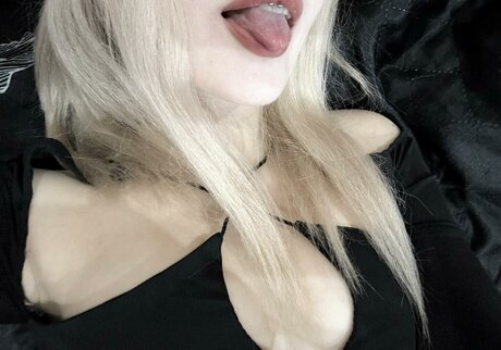 su ga r ik erotic actress photo