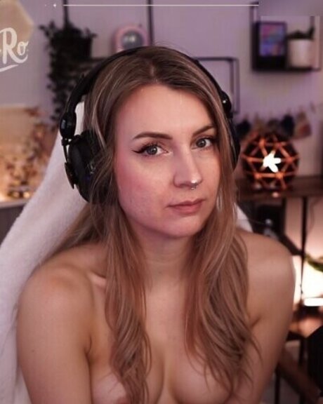 Inzaynia nude star image