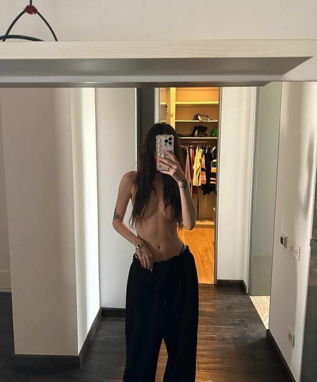 Nadya Dorofeeva sexy star image