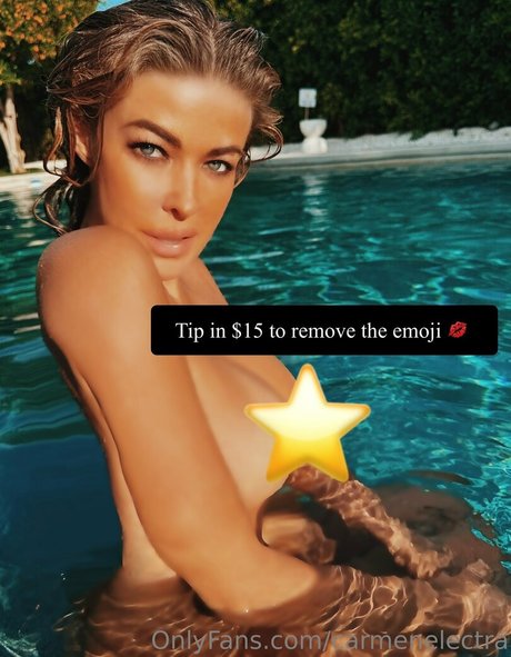 CarmenElectra model beautiful pics