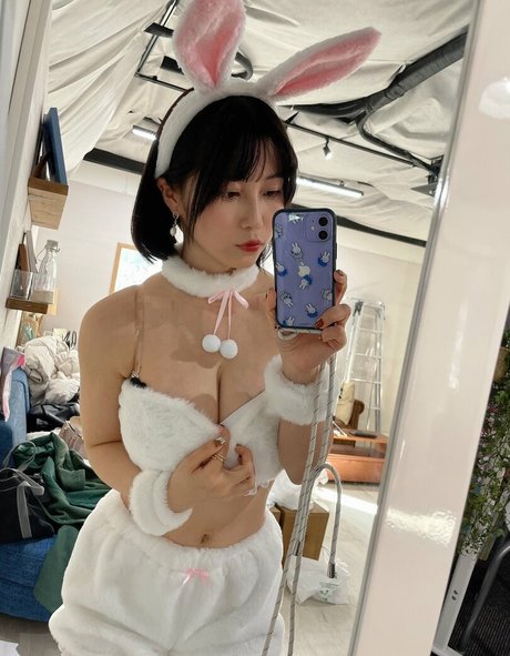 iocos69 hot model photo