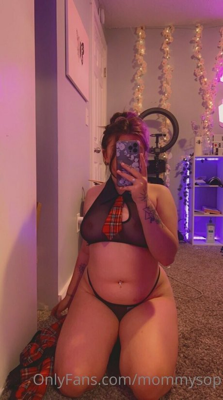 Mommysop nudes actress pictures