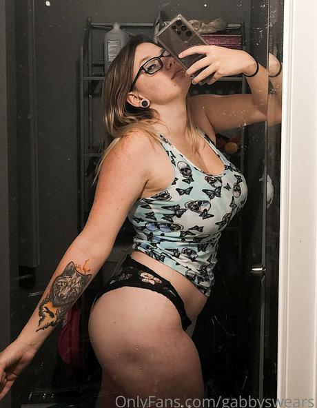 GabbySwears sex star pic