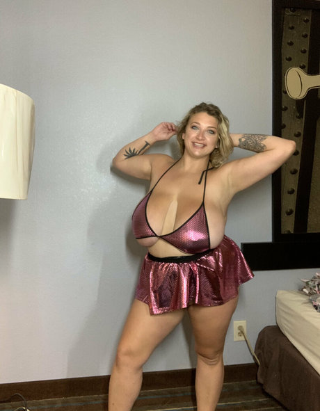 cambriacurves high quality pornstar img