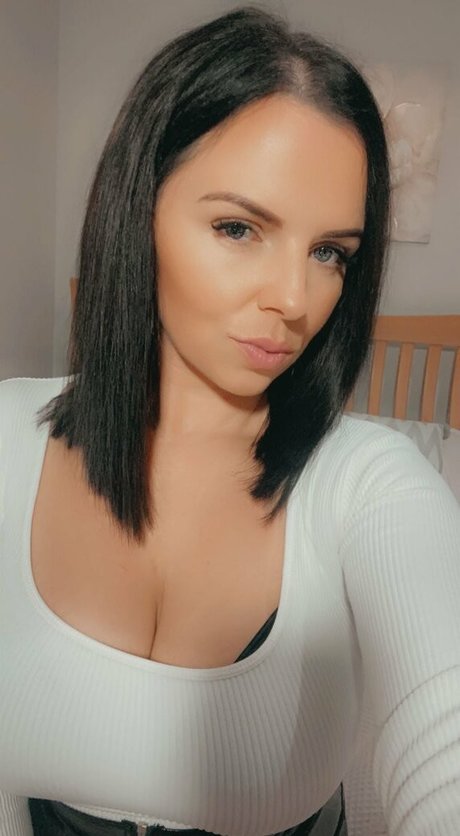 Goddess Alexi porn model pictures