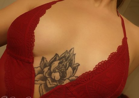 skyeserenity model erotic photo