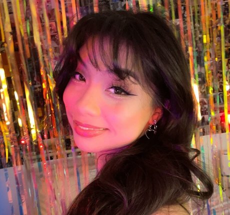 Trin Lovell pretty actress photos