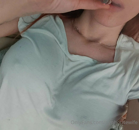 nynhousewife pretty star img